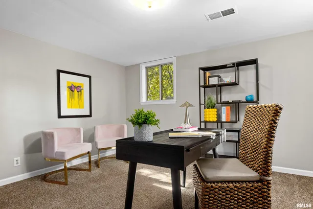 $284,900 | 6616 North Greenmont Road, Peoria, IL 61614