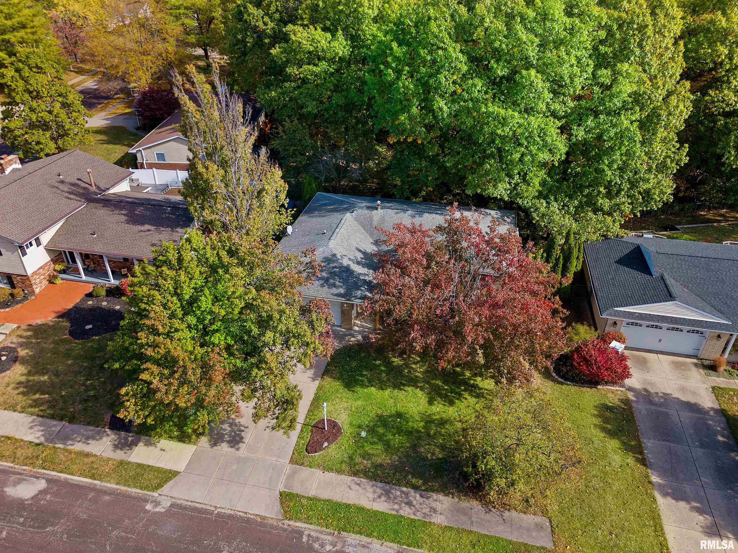 6616 North Greenmont Road Peoria, IL 61614 - Photo 4 of 54