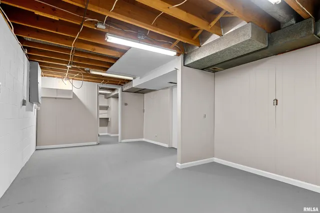 $284,900 | 6616 North Greenmont Road, Peoria, IL 61614