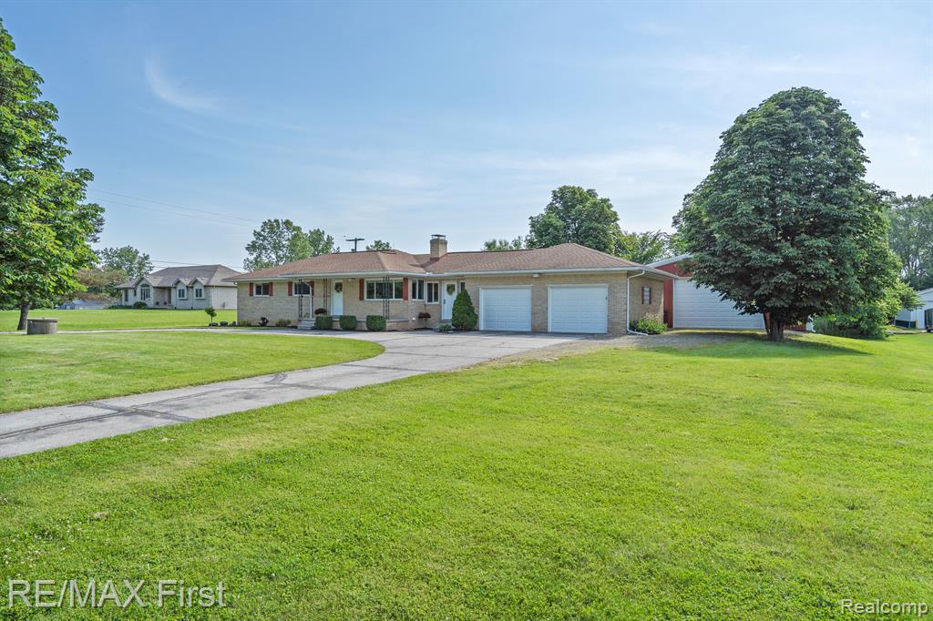 69310 Wolcott Road Armada, MI 48005 - Photo 7 of 29