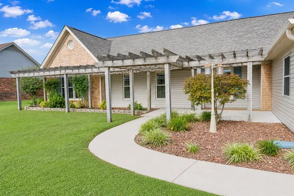 $329,900 | 215 Oakview Circle, Killen, AL 35645