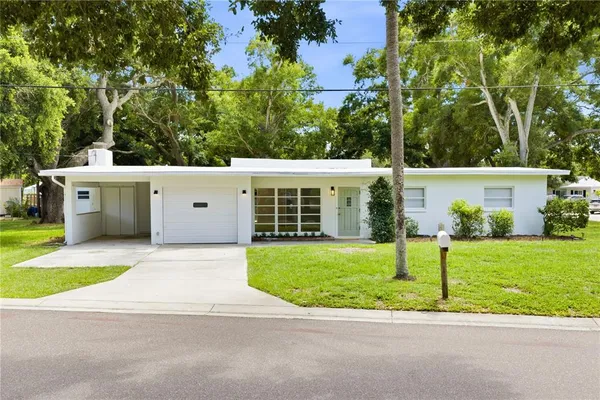 $595,000 | 970 Gulf View Boulevard, Dunedin, FL 34698