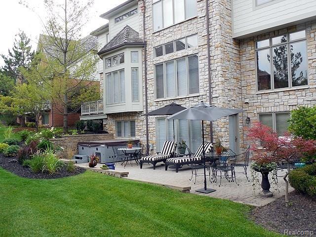 5055 Cloisters Boulevard Rochester, MI 48306 - Photo 27 of 29 CloistersPATIO, 5055.jpg
