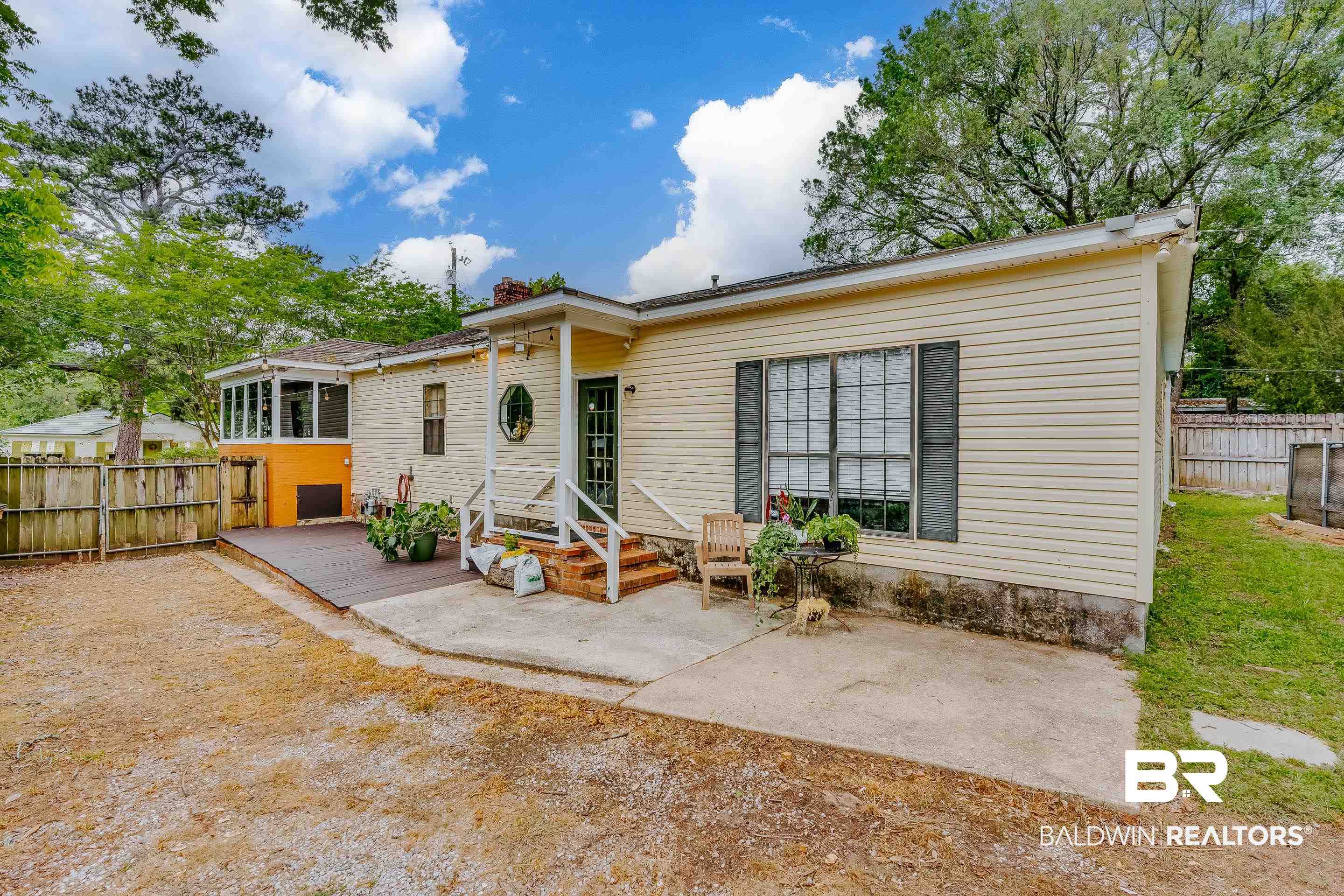 167 Seminole Street Mobile, AL 36606 - Photo 3 of 47