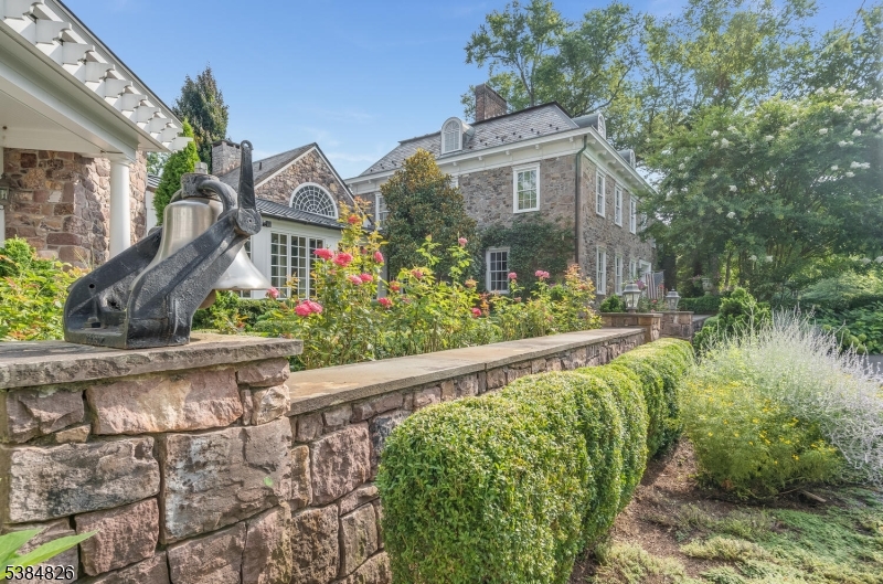 312 Hamden Road Annandale, NJ 08801 - Photo 9 of 50