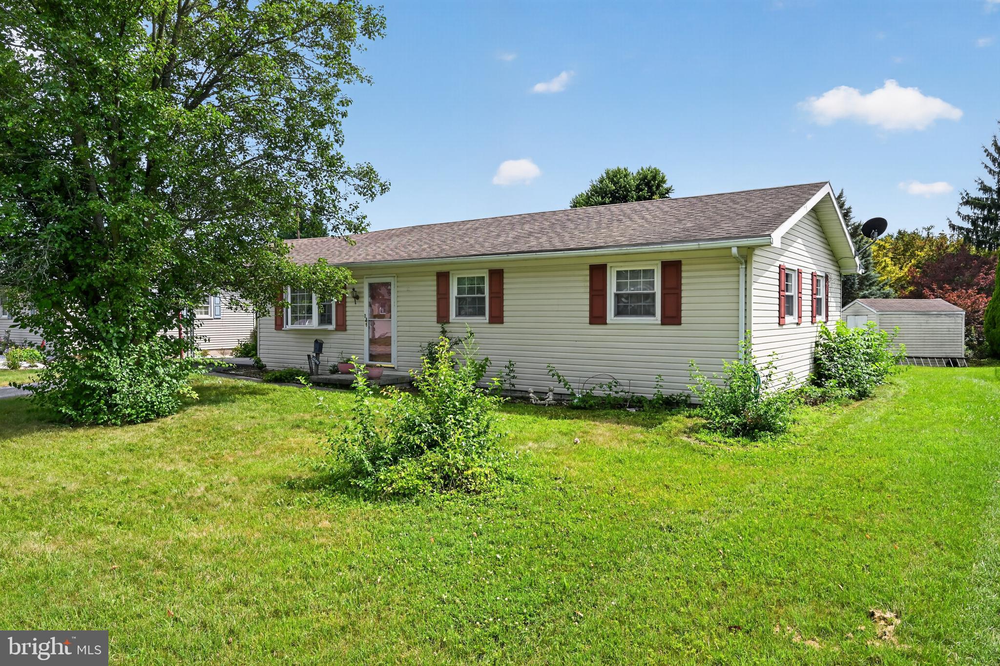 52 Roth Church Rd Spring Grove Spring Grove, PA 17362 - Photo 2 of 30