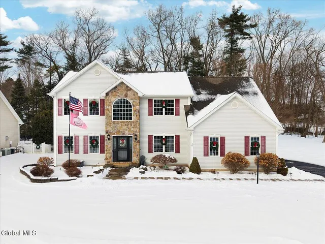$725,000 | 26 Birch Hill Road, Clifton Park, NY 12019