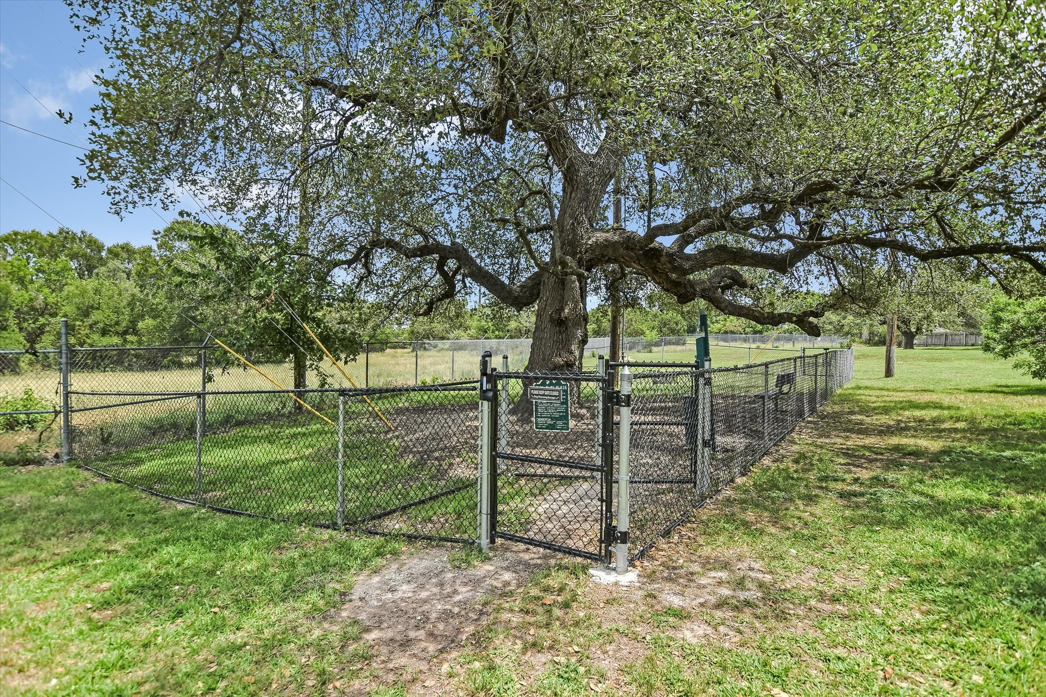 11901 Swearingen Drive, Unit 4 Austin, TX 78758 - Photo 21 of 23 a view of a park