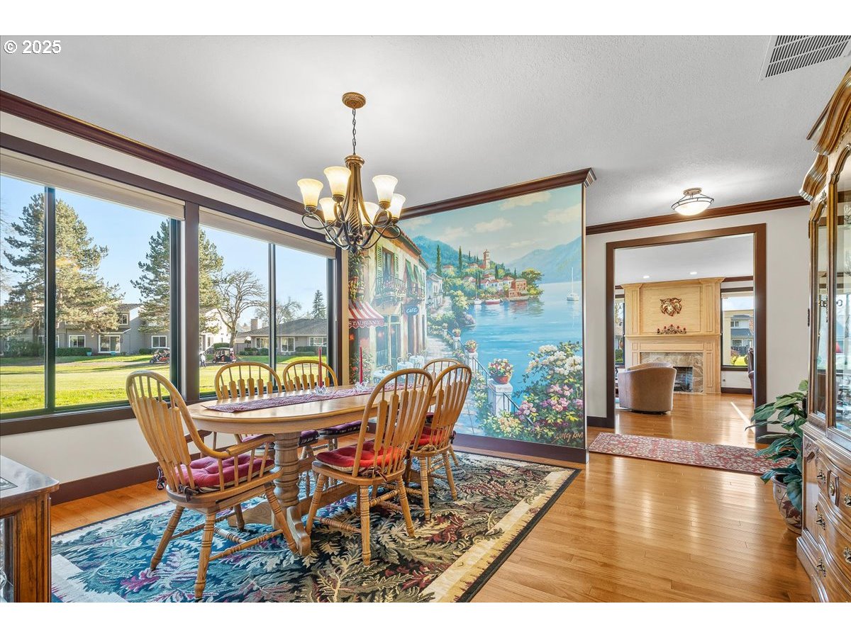 32221 Southwest Boones Bend Road Wilsonville, OR 97070 - Photo 11 of 48 Dining Room