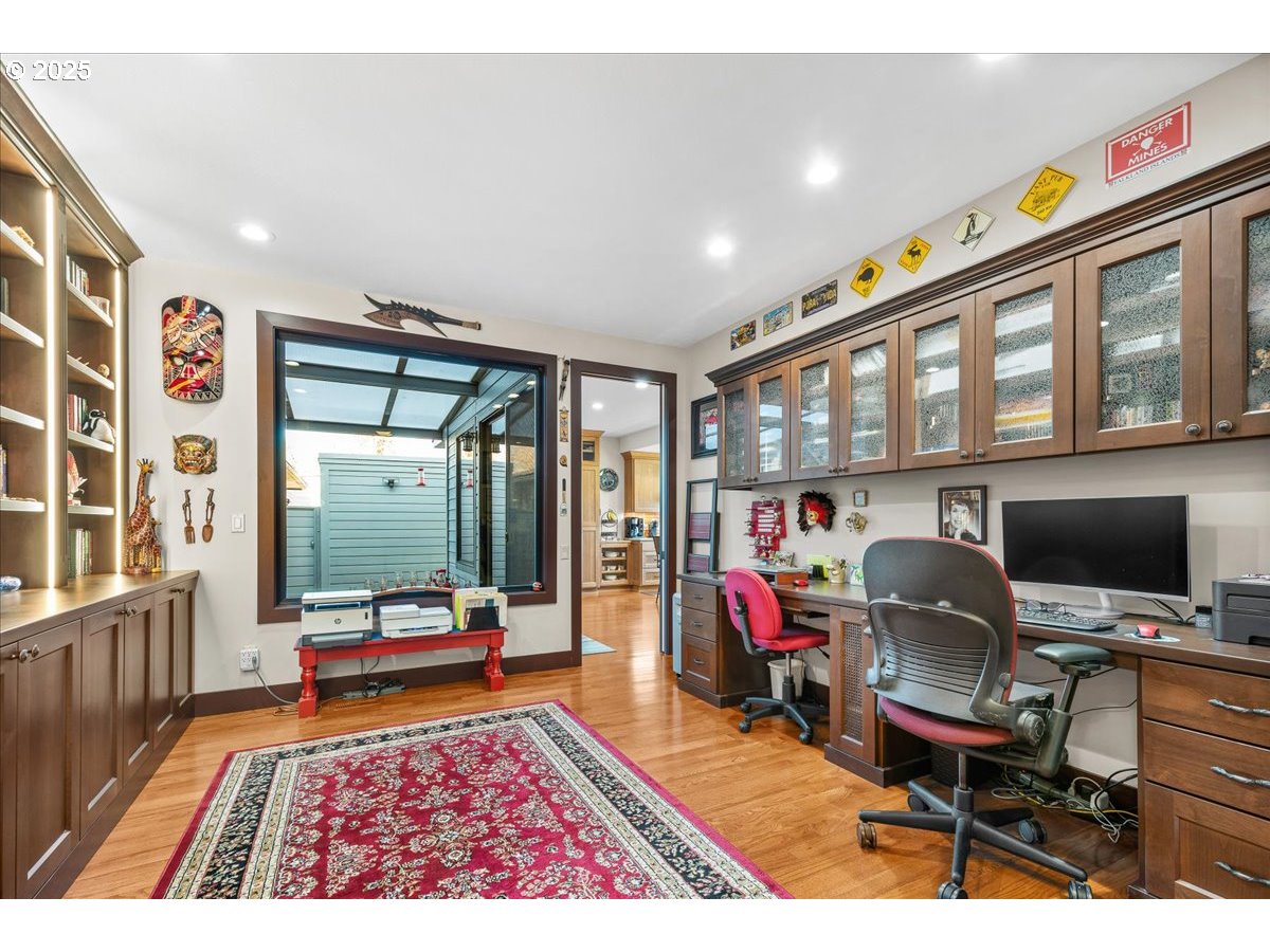 32221 Southwest Boones Bend Road Wilsonville, OR 97070 - Photo 17 of 48 Den/Office