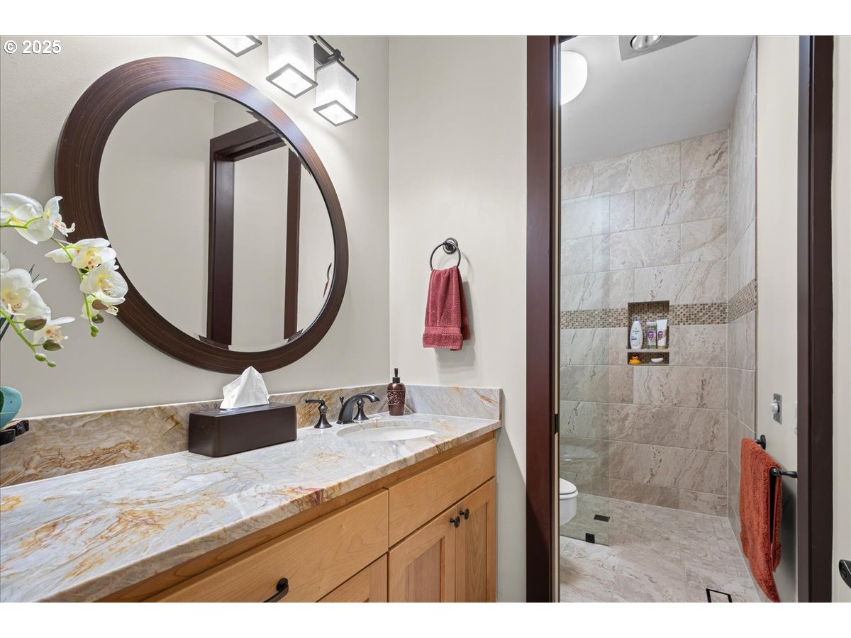 32221 Southwest Boones Bend Road Wilsonville, OR 97070 - Photo 27 of 48 Bathroom