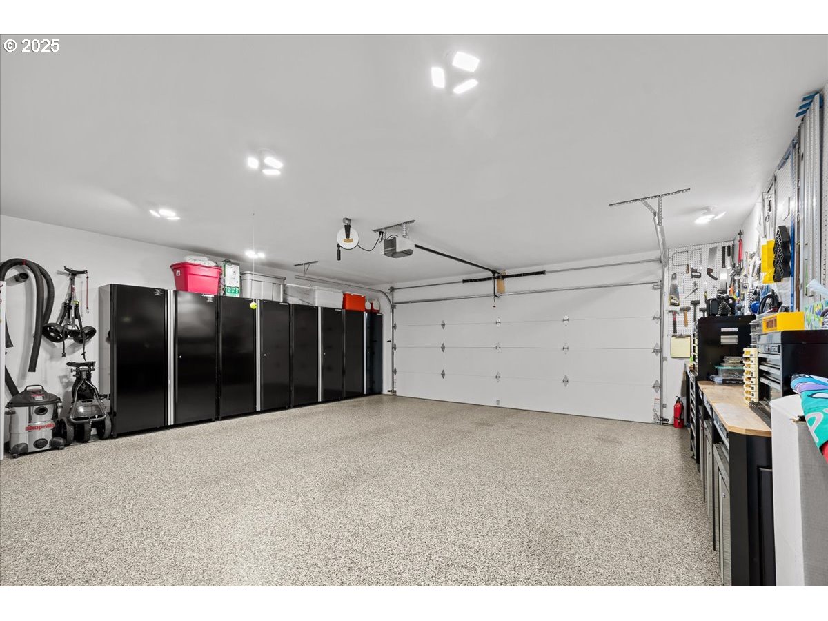 32221 Southwest Boones Bend Road Wilsonville, OR 97070 - Photo 29 of 48 Garage