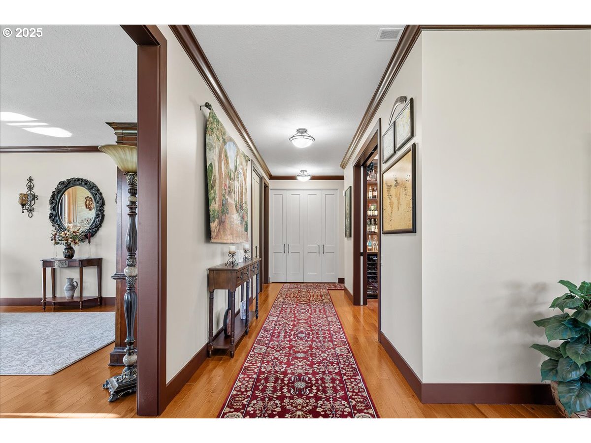 32221 Southwest Boones Bend Road Wilsonville, OR 97070 - Photo 6 of 48 Hallway