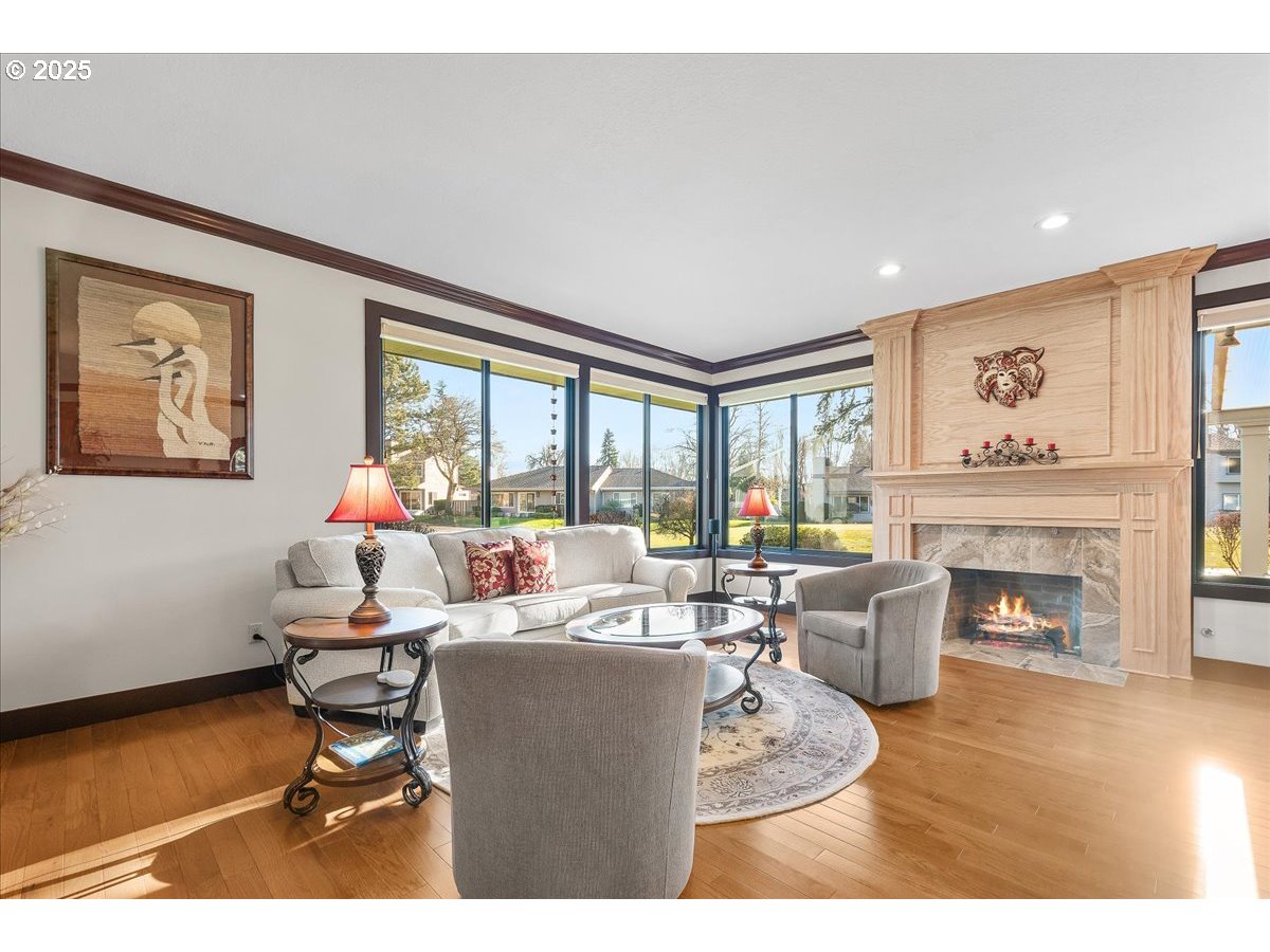 32221 Southwest Boones Bend Road Wilsonville, OR 97070 - Photo 8 of 48 Living Room