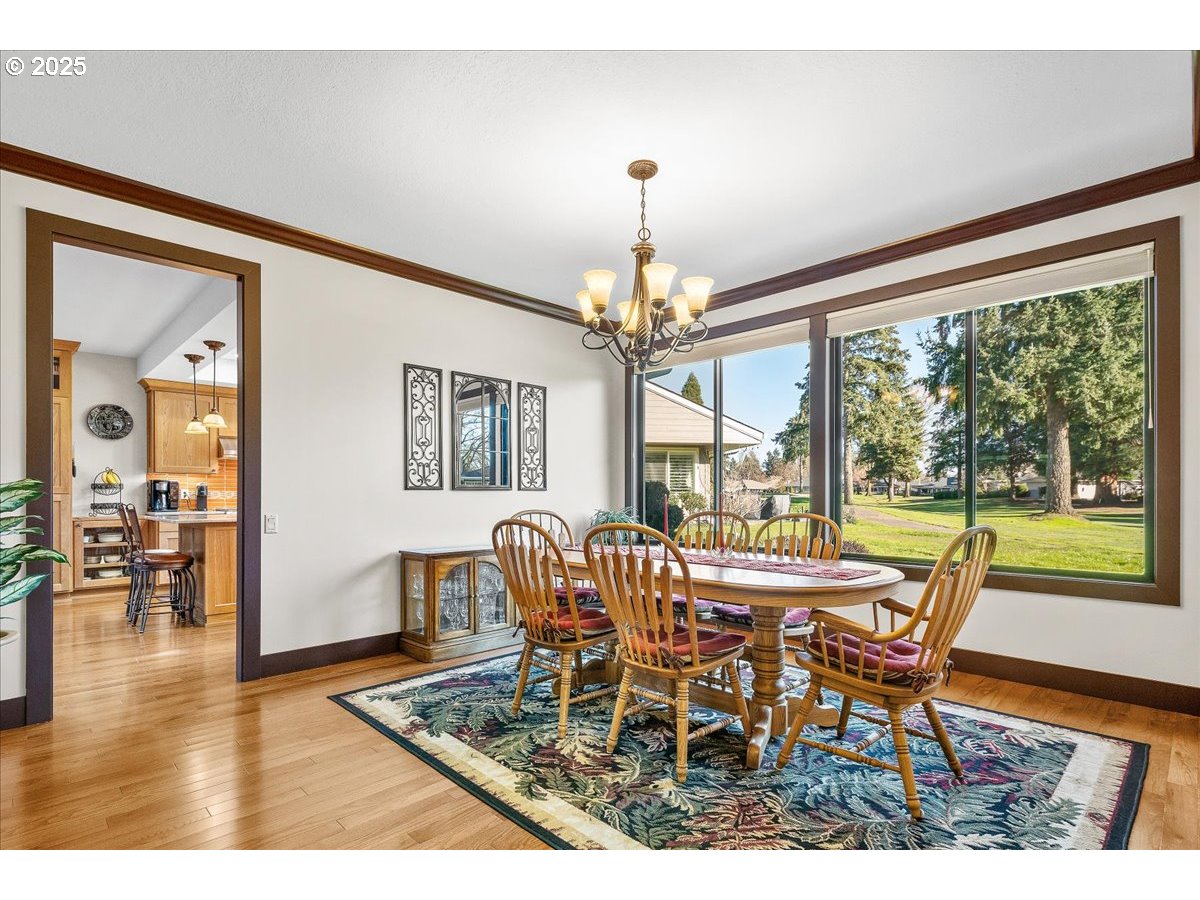 32221 Southwest Boones Bend Road Wilsonville, OR 97070 - Photo 10 of 48 Dining Room