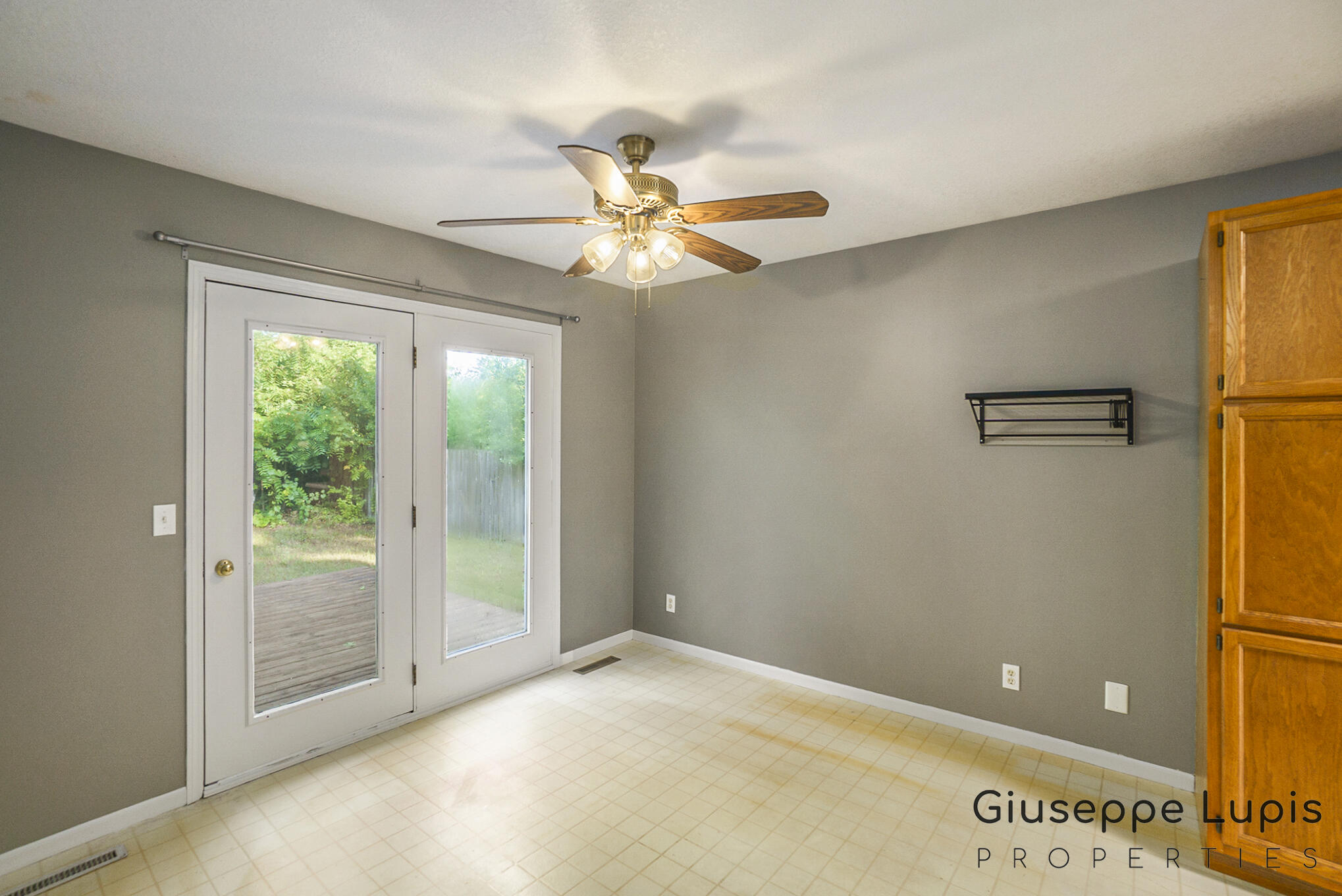 1489 Joslyn Road Muskegon, MI 49445 - Photo 5 of 24 dining