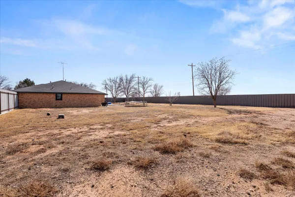 $305,000 | 3718 South State Road, Unit 303, Sundown, TX 79372