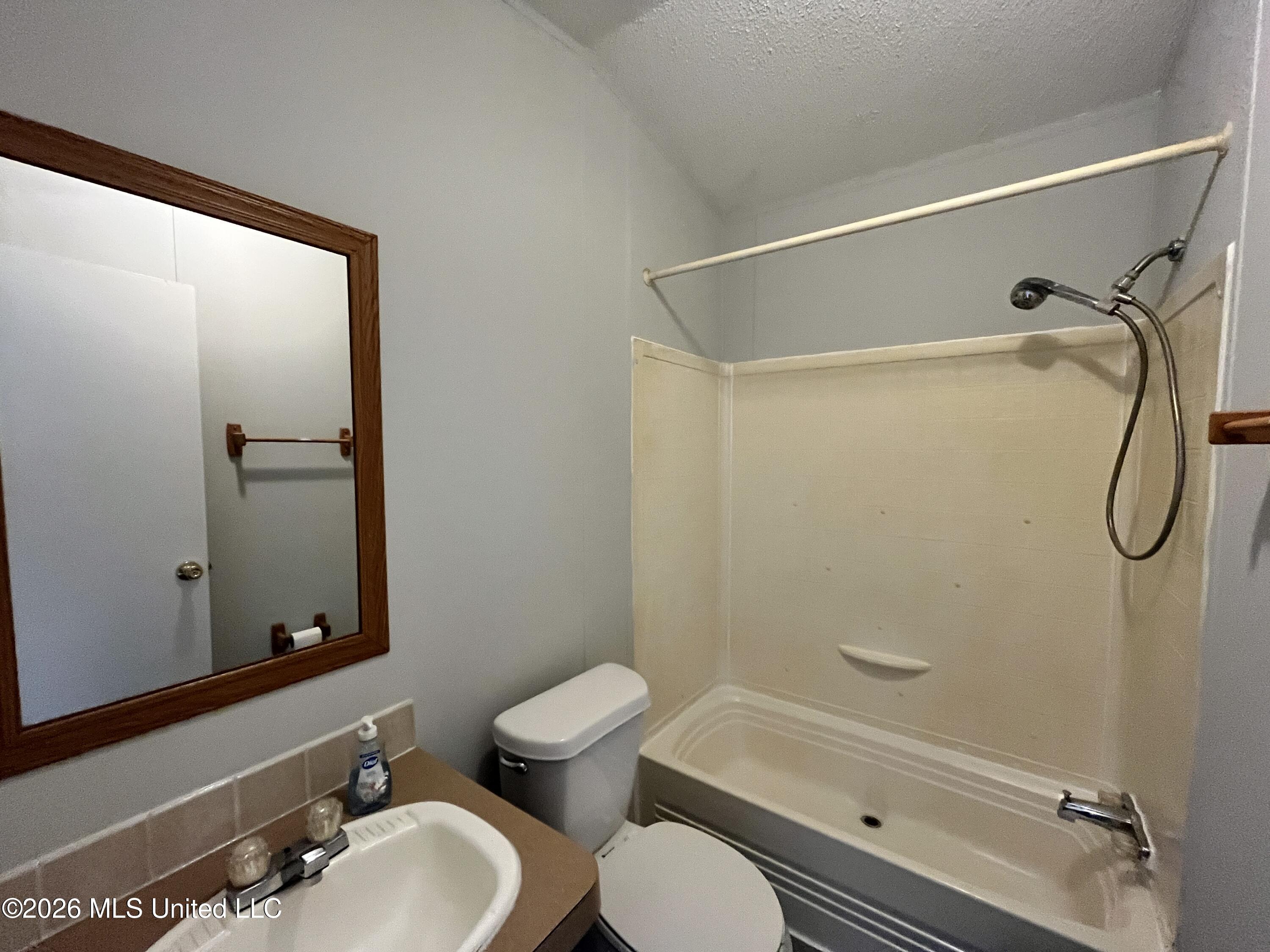 2561 Bowmantown Road Coldwater, MS 38618 - Photo 12 of 19 20260308_213350000_iOS