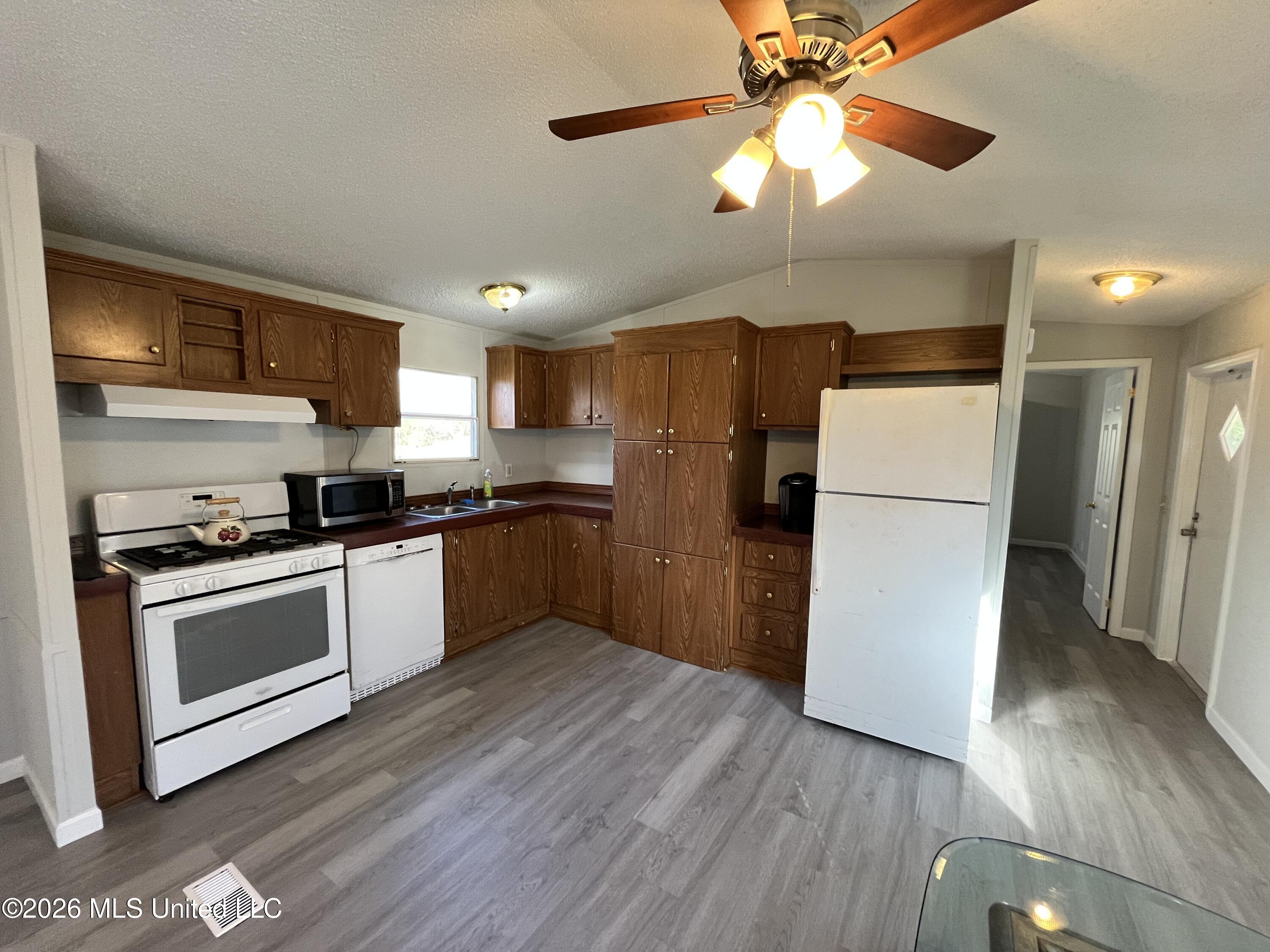 2561 Bowmantown Road Coldwater, MS 38618 - Photo 4 of 19 IMG_5634