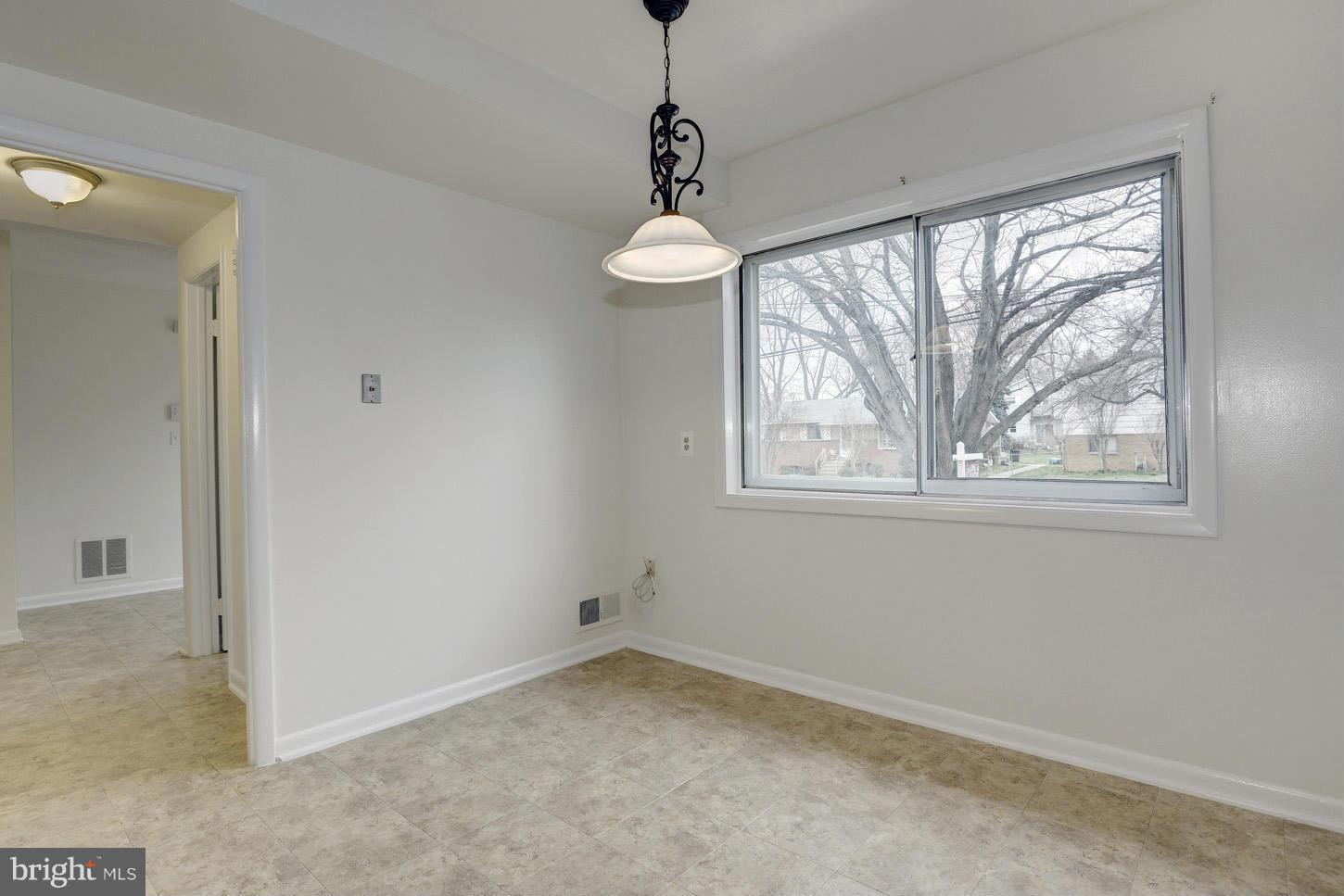 3902 Ilford Road Silver Spring, MD 20906 - Photo 7 of 26 Interior (General)