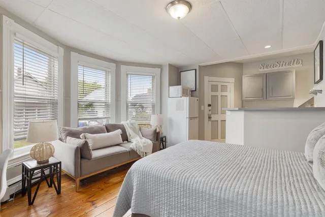 $1,850 | 792 Grove Street, Unit 1, Manchester, NH 03103