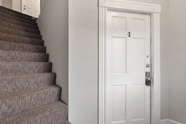 $1,850 | 792 Grove Street, Unit 1, Manchester, NH 03103