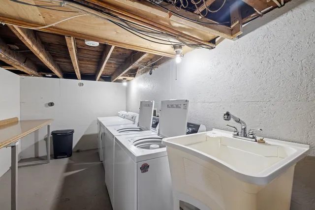 $1,850 | 792 Grove Street, Unit 1, Manchester, NH 03103