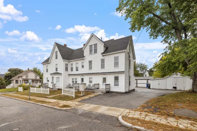 $1,850 | 792 Grove Street, Unit 1, Manchester, NH 03103