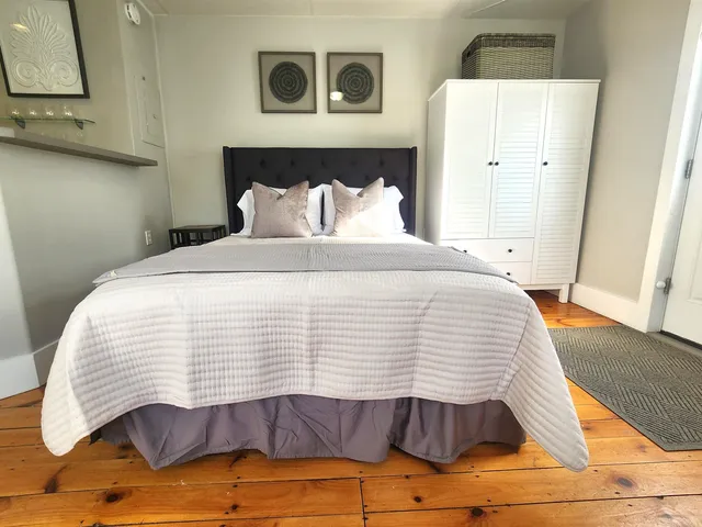 $1,850 | 792 Grove Street, Unit 1, Manchester, NH 03103