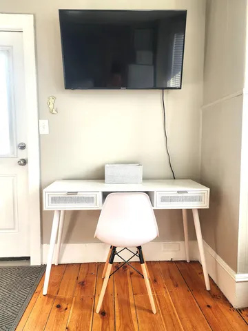 $1,850 | 792 Grove Street, Unit 1, Manchester, NH 03103