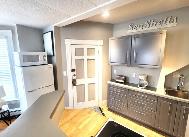 $1,850 | 792 Grove Street, Unit 1, Manchester, NH 03103