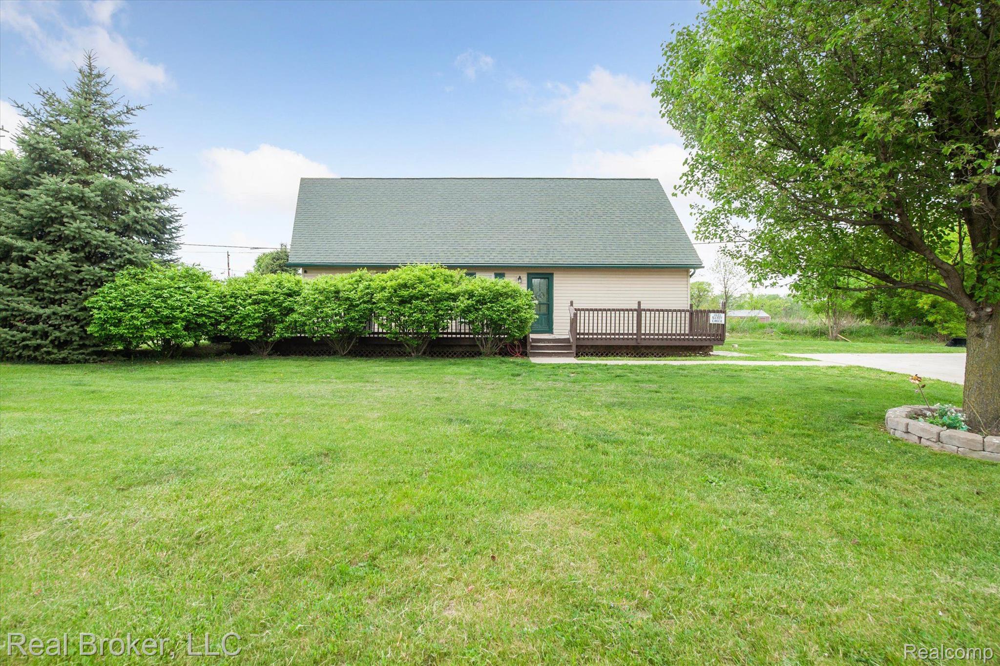 1601 Sandy Creek Road Monroe, MI 48162 - Photo 3 of 60