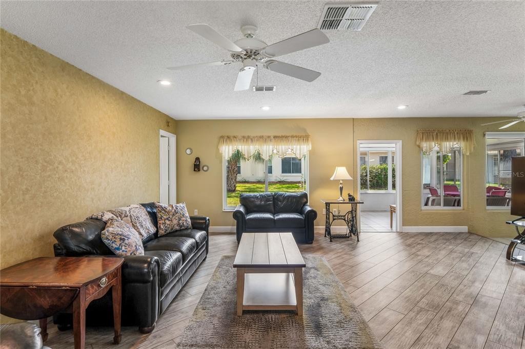 2252 Pebble Beach Drive Spring Hill, FL 34606 - Photo 7 of 100