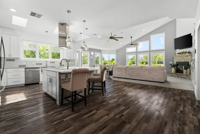 $699,900 | 4307 Bellgrove Lane, Madison, WI 53704