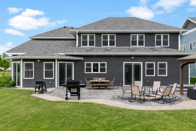 $699,900 | 4307 Bellgrove Lane, Madison, WI 53704