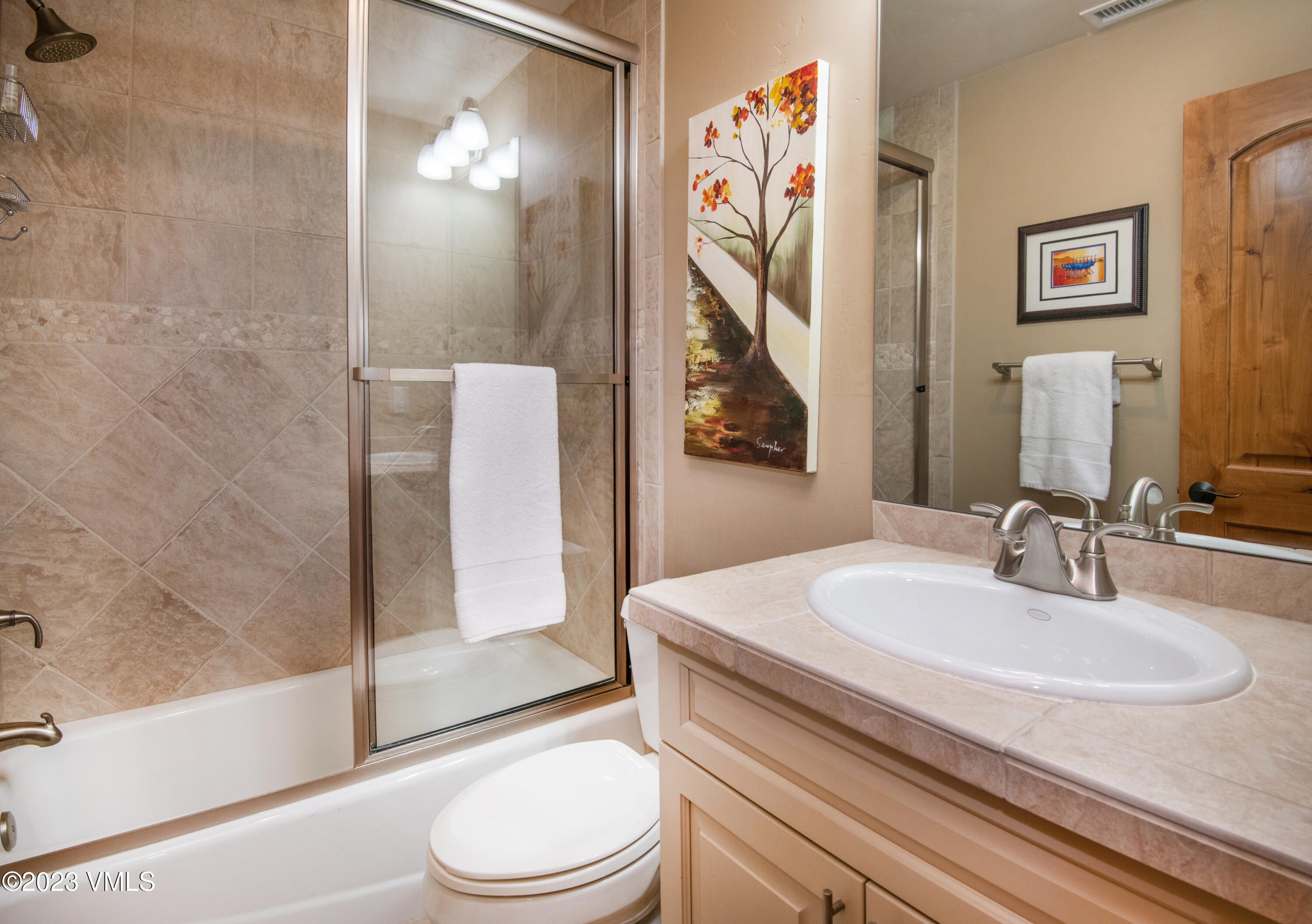 711 Singletree Road, Unit 35 Edwards, CO 81632 - Photo 17 of 20 Upstairs Guest bath