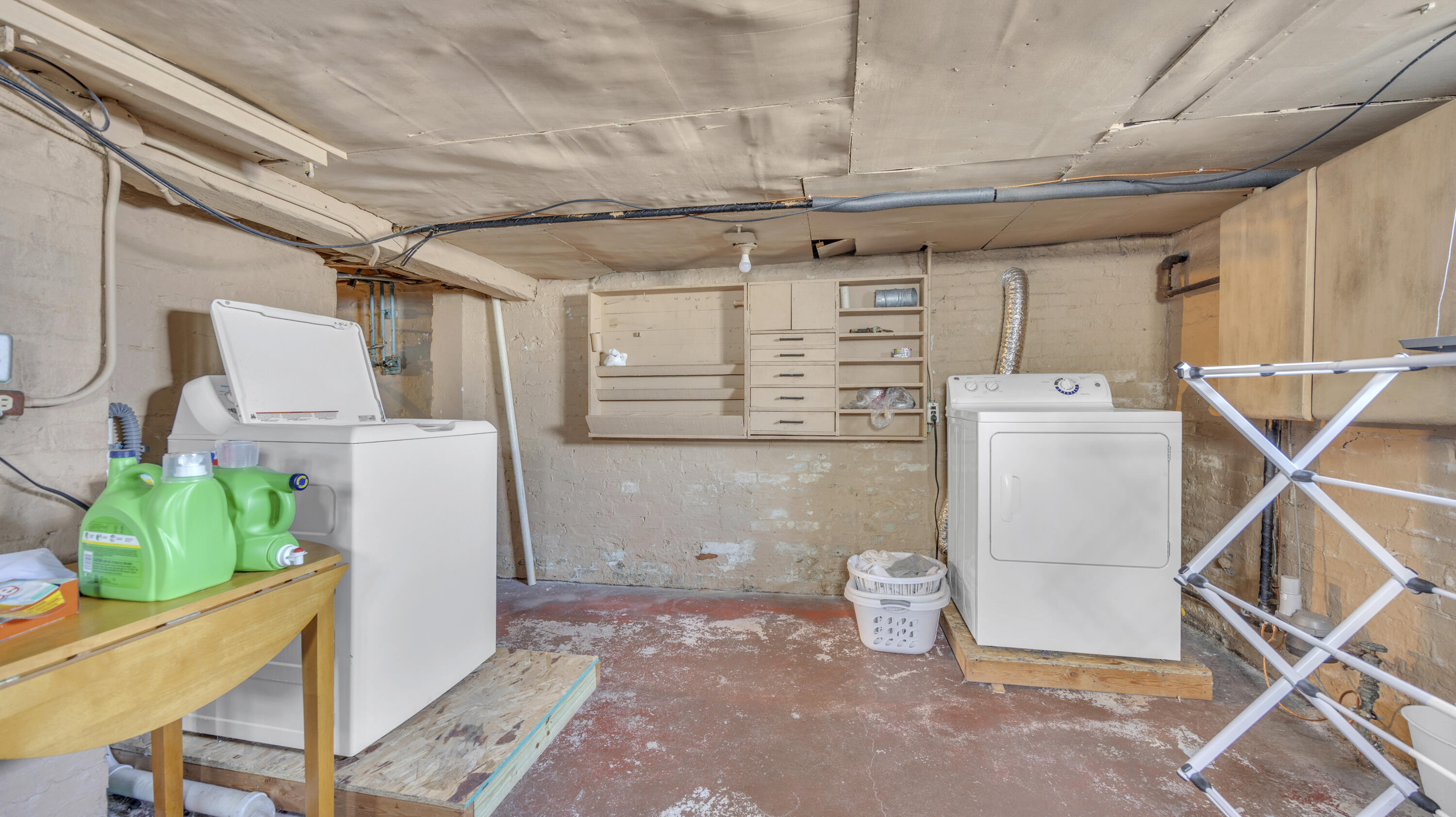 1631 Blocki Court Sheboygan, WI 53081 - Photo 15 of 23 Laundry Room