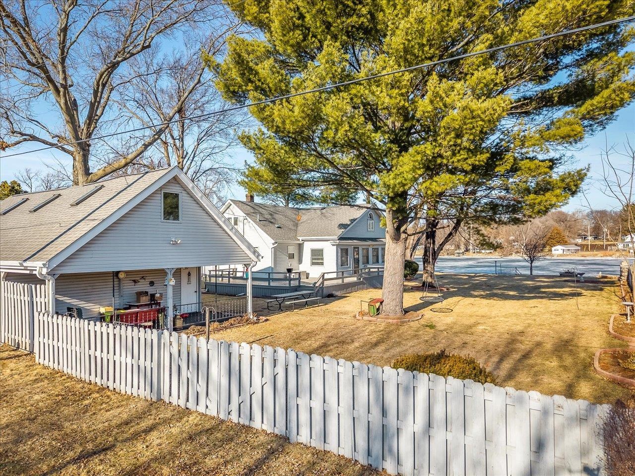 5165 Browns Beach Road Rockford, IL 61103 - Photo 12 of 72