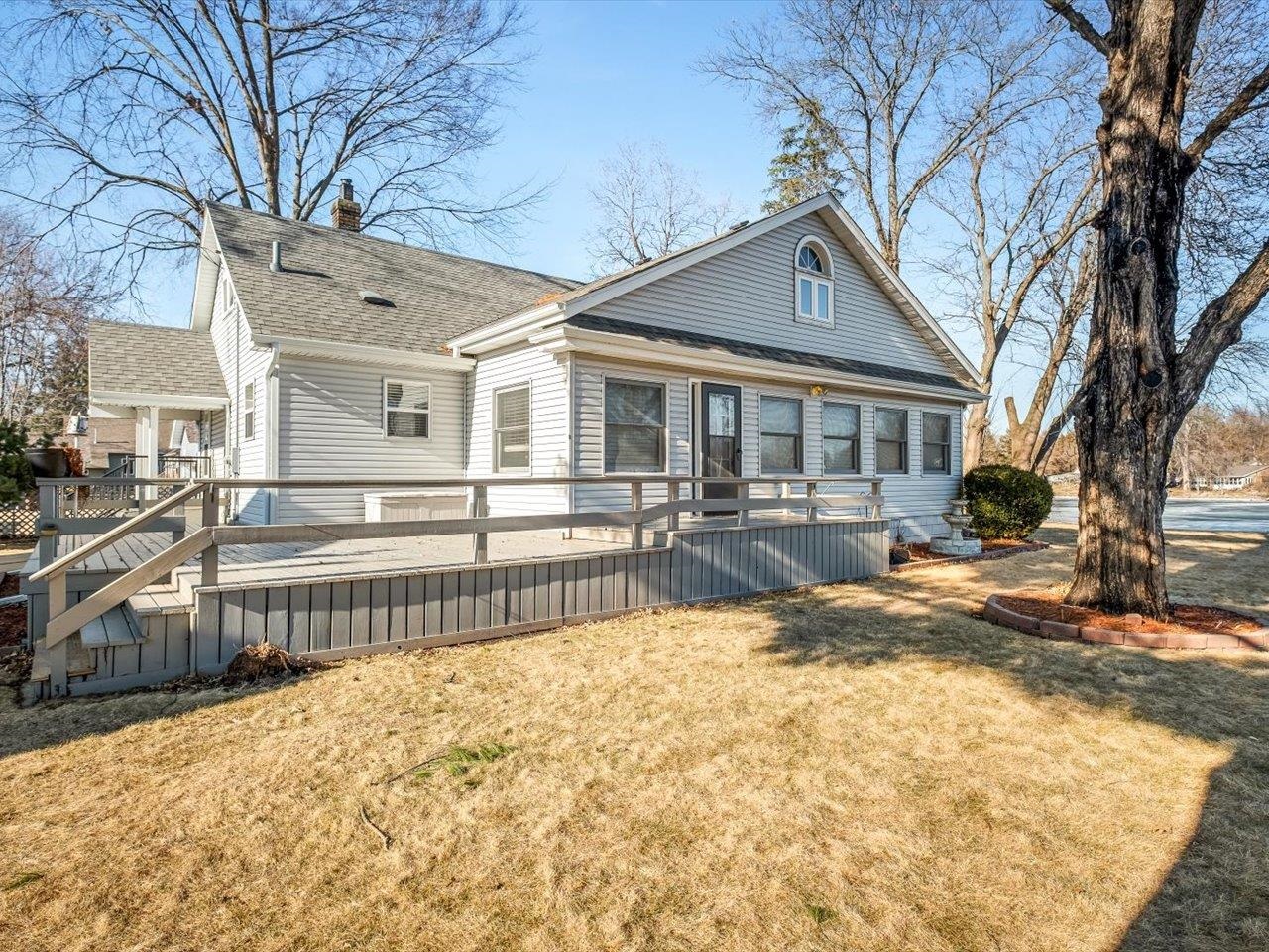 5165 Browns Beach Road Rockford, IL 61103 - Photo 3 of 72