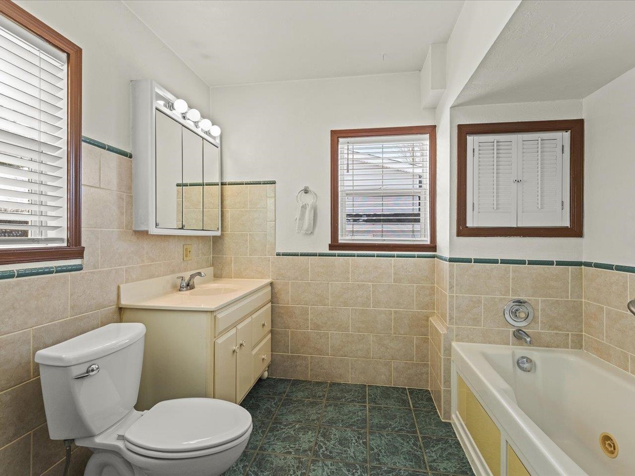 5165 Browns Beach Road Rockford, IL 61103 - Photo 33 of 72