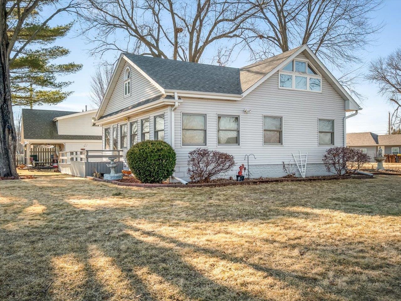 5165 Browns Beach Road Rockford, IL 61103 - Photo 4 of 72