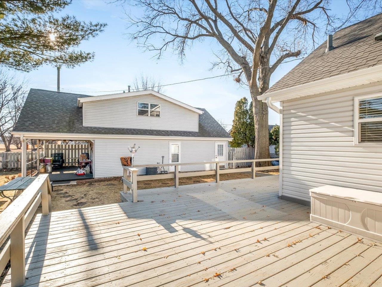 5165 Browns Beach Road Rockford, IL 61103 - Photo 9 of 72