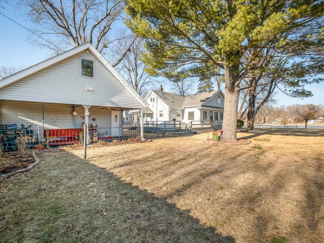 5165 Browns Beach Road Rockford, IL 61103 - Photo 10 of 72