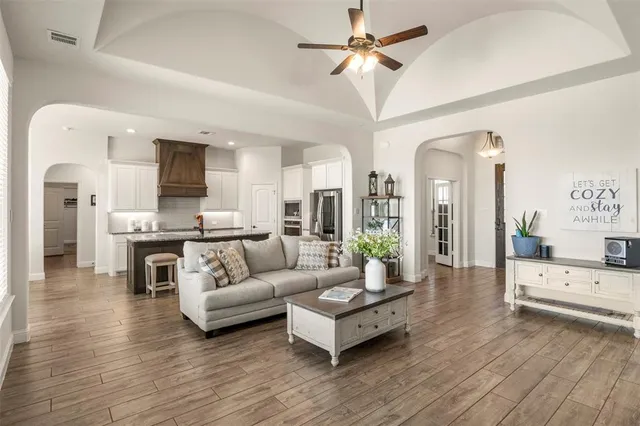 $638,000 | 241 Crosswind Drive, Waxahachie, TX 75167