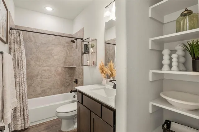 $638,000 | 241 Crosswind Drive, Waxahachie, TX 75167