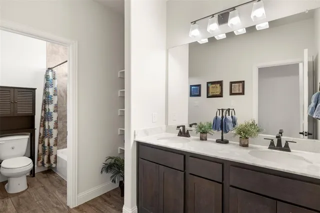 $638,000 | 241 Crosswind Drive, Waxahachie, TX 75167