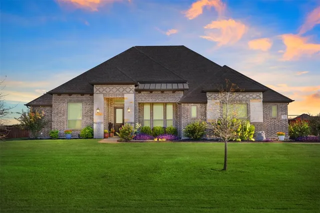 $638,000 | 241 Crosswind Drive, Waxahachie, TX 75167