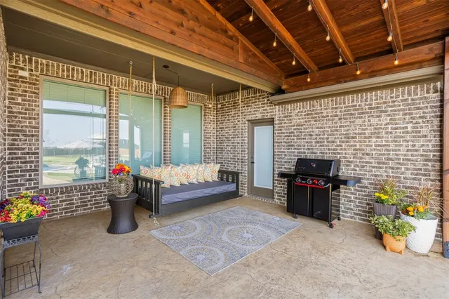 $638,000 | 241 Crosswind Drive, Waxahachie, TX 75167