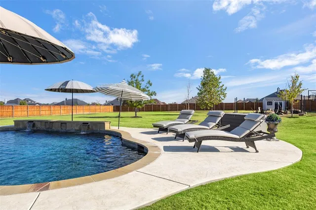 $638,000 | 241 Crosswind Drive, Waxahachie, TX 75167