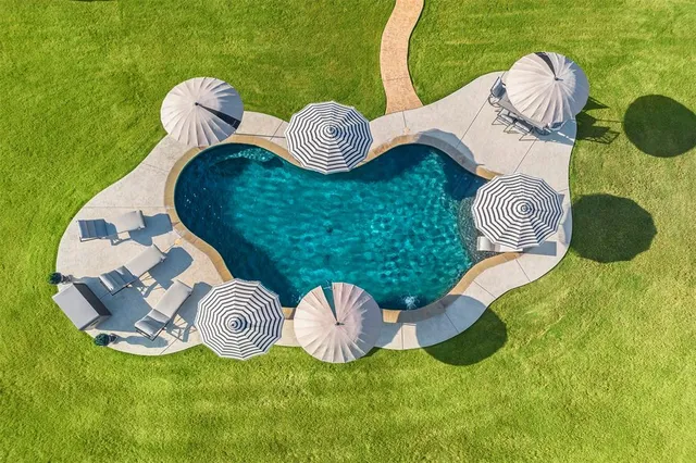 $638,000 | 241 Crosswind Drive, Waxahachie, TX 75167